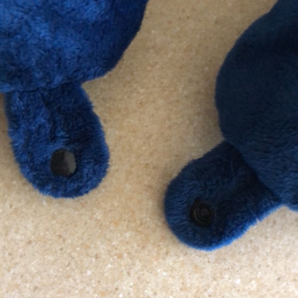 Brookstone Soft Microbead Travel Pillow Neck Lumbar  navy blue - Picture 4 of 14